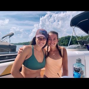 Meet your Posher, Abby